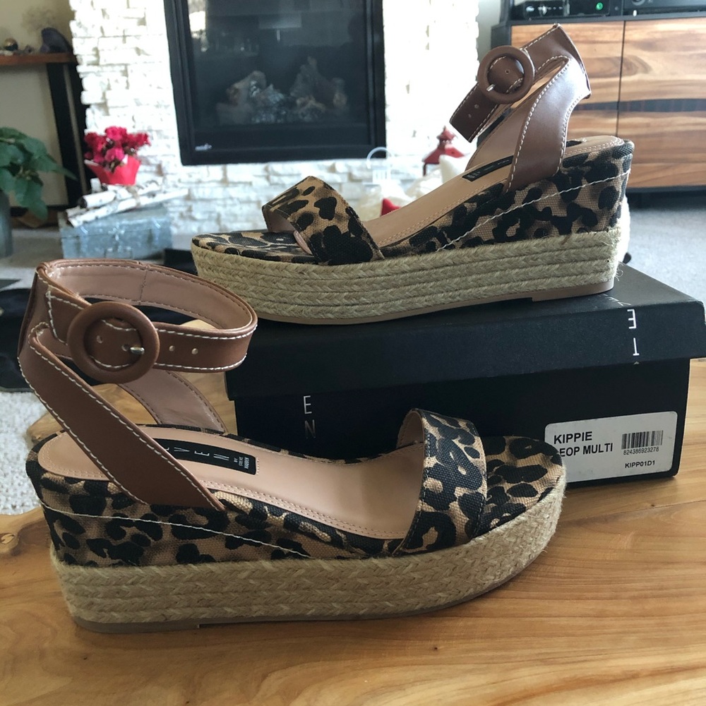 Trendy wedge sandals leopard Steve Madden NWB
